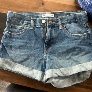Levi’s girls shorts 14 reg.  New without tags